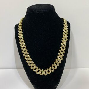 DEALS STATEMENT NECKLACES
